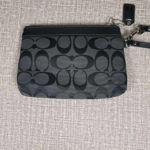 Z Coach - Picture 2 of 7